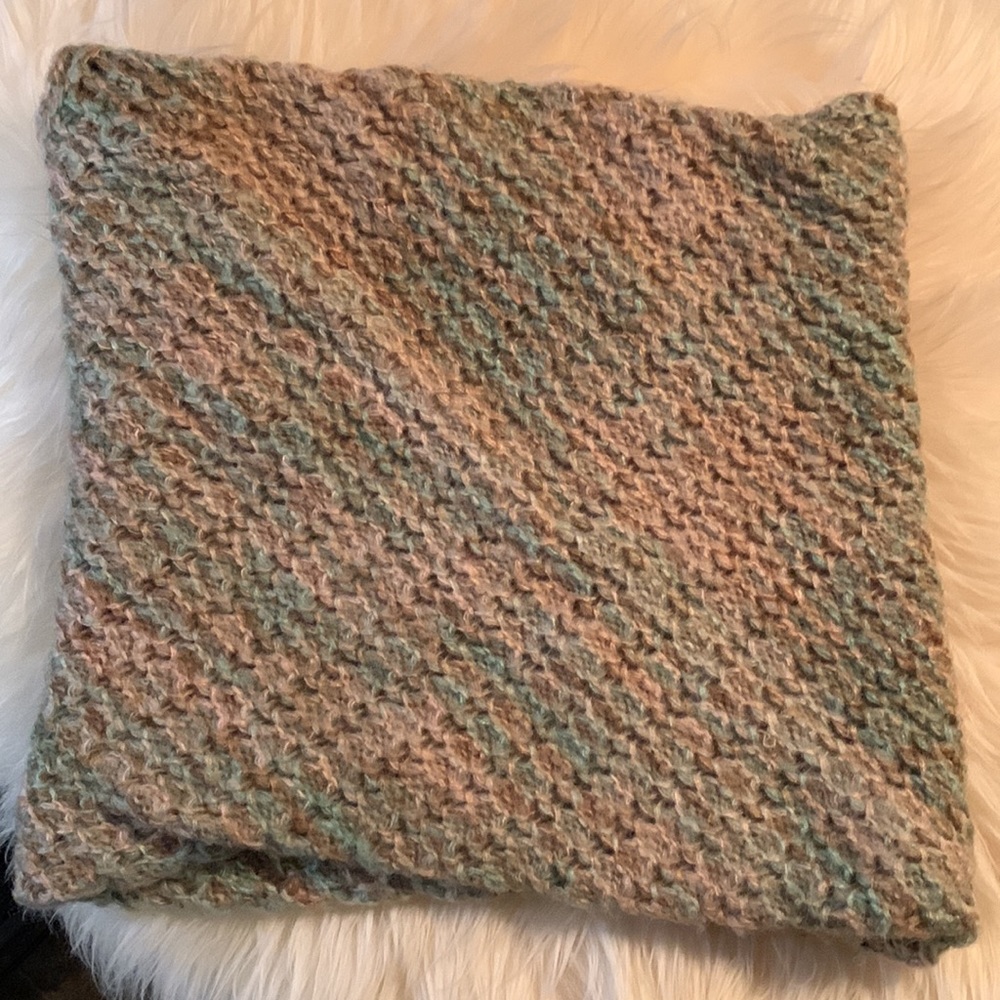 Funnel scarf - Picture 3 of 6